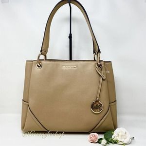 New Michael Kors Purse Nicole Shoulder Bag. Beautiful bag.  Don’t need it